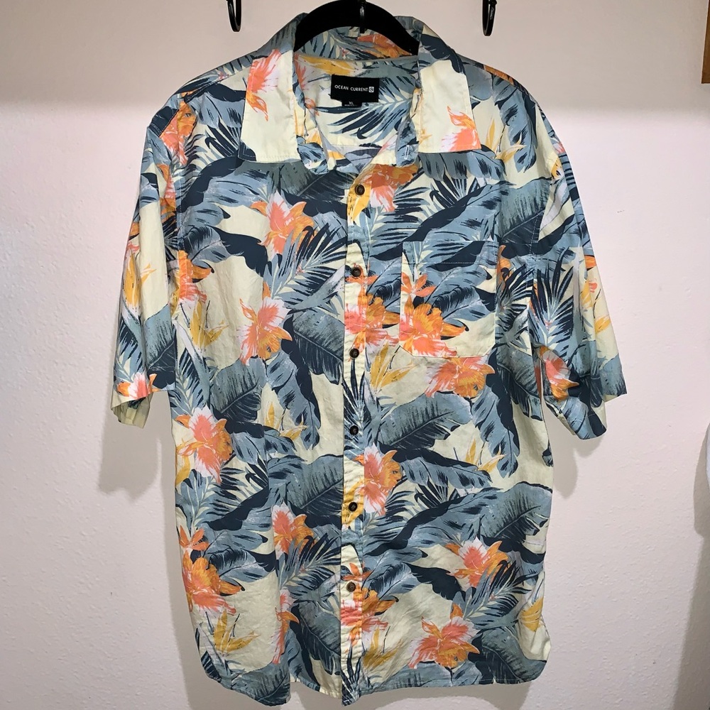 Ocean Current Men’s Short Sleeve Tropical Floral Button Up size XL